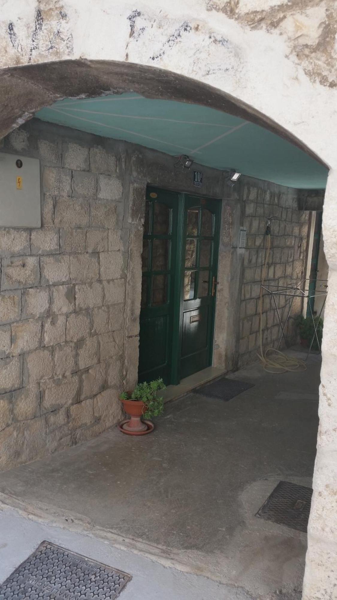 Apartments Volat Beaches Kaštela Eksteriør bilde